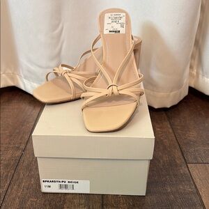 *NWT* Cream Strappy Heels with Low Heel 11M
